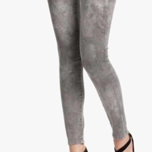 NWOT VINCE MARBLED LASER WASH SKINNY JEANS WITH WELT POCKETS AND SEAMING DETAIL - Picture 7 of 16